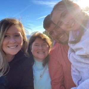 Meet your Posher, Gena